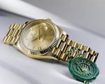 High quality Replica Rolex Day-Date 40 in 18 ct yellow gold_th.jpg